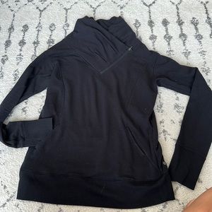 High neck sweatshirt